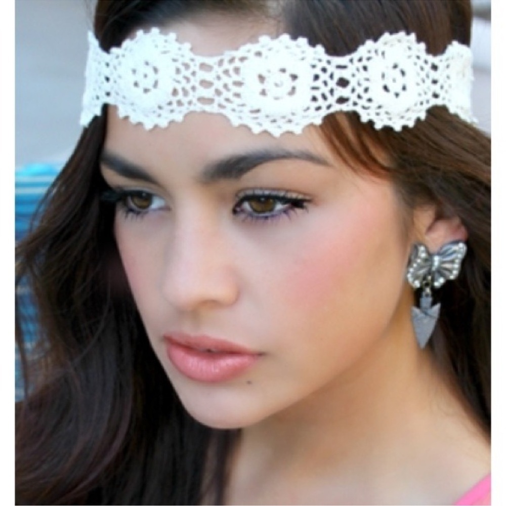 Elegant White Lace Bohemian Headband